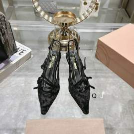 Picture of Miumiu Shoes _SKUMiuMiusz35-40417999.5J0202